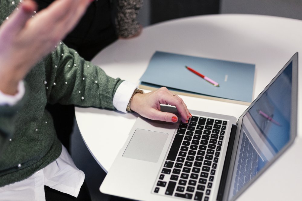Woman working in the office 