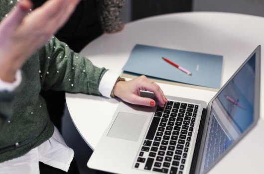 Woman working in the office 