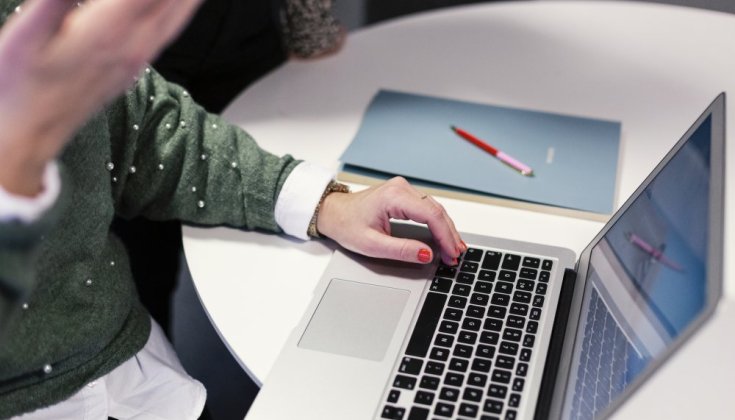 Woman working in the office 